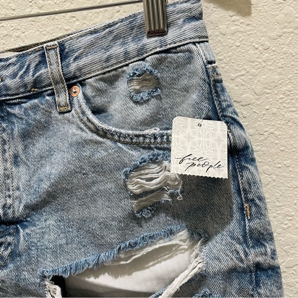 NWT Free People distressed denim shorts mid rise ripped size 28 - Picture 8 of 14